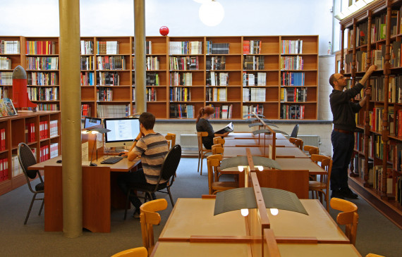 Die Studienbibliothek -  test